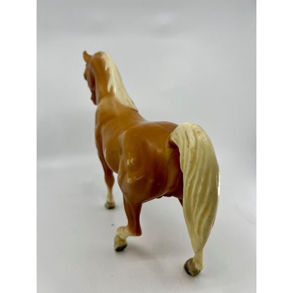 Breyer Vintage Traditional Palomino Family Arabian Stallion - Picture 3 of 6